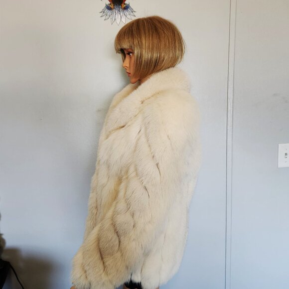 #645 Fox fur coat - Picture 3 of 5